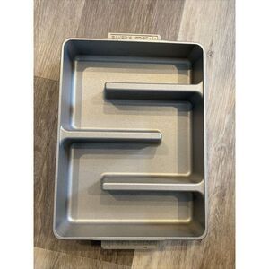 BAKERS EDGE Heavy Cast Aluminum Non-Stick Continuous Edge Brownie Pan 12x9x2